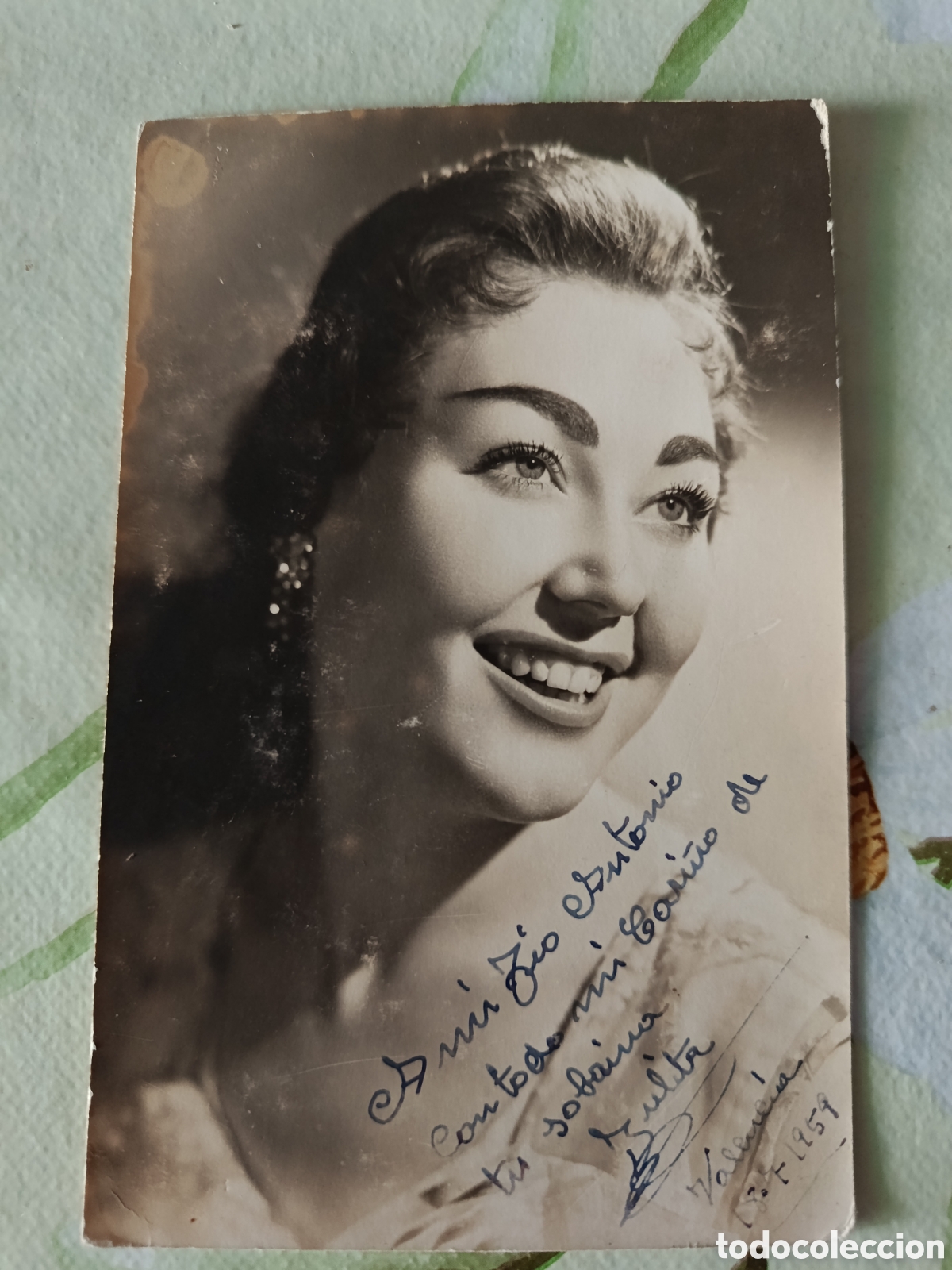 Aut&oacute;grafos antiguos de cantantes y m&uacute;sicos: Julita D&iacute;az fotograf&iacute;a de la cantante autografiada.