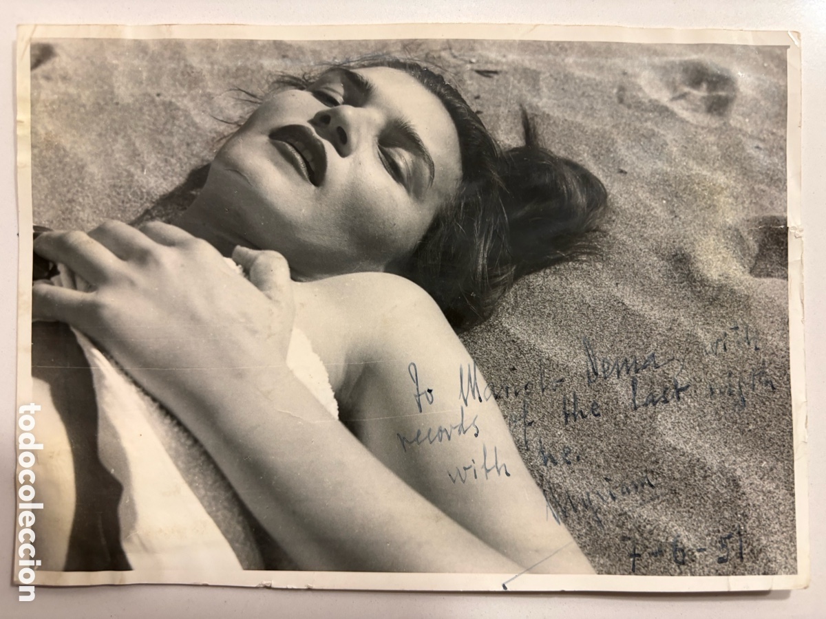 Aut&oacute;grafos antiguos de cantantes y m&uacute;sicos: Foto original con aut&oacute;grafo de la vedette Myriam
