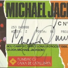 Autografi di Musica : MICHAEL JACKSON. AUTÓGRAFO, AUTOGRAPH, FIRMA ORIGINAL. ENTRADA 1988. NOU CAMP. BARCELONA. 8X15,5 CM.. Lote 298686853