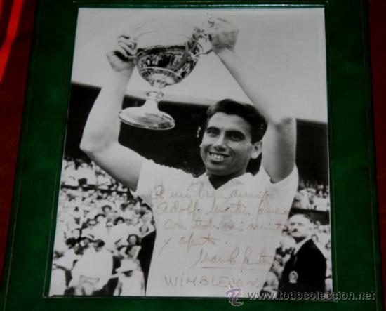 Coleccionismo deportivo: FOTOGRAFIA CON DEDICATORIA Y AUTOGRAFIADA MANOLO SANTANA - Foto 1