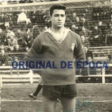 Coleccionismo deportivo: (F-161227)FOTOGRAFICA DEDICADA DE JOANET GUARDAMETA DEL R.C.D.ESPAÑOL AÑOS 60