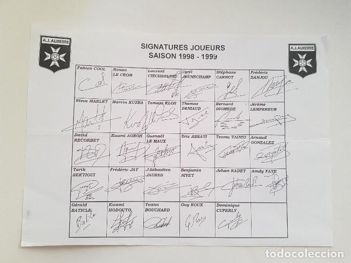 Sports collectibles: Hoja de firmas del Auxerre (98/99), con todos sus aut&oacute;grafos (Guy Roux, Danjou, Diomede,..)
