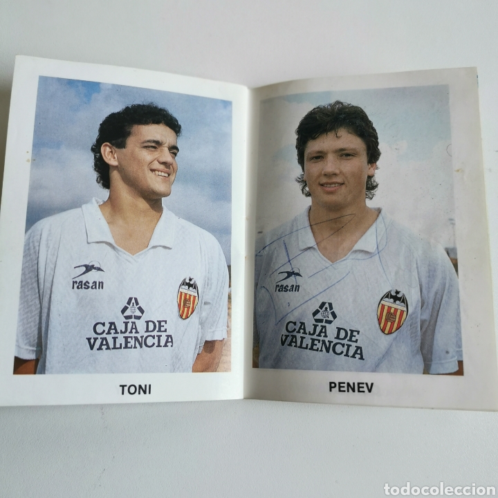 Coleccionismo deportivo: Libreto Plantilla Jugadores Valencia Club de Fútbol Temporada 1989-90 Firmada por varios jugadores - Foto 11 - 212082840