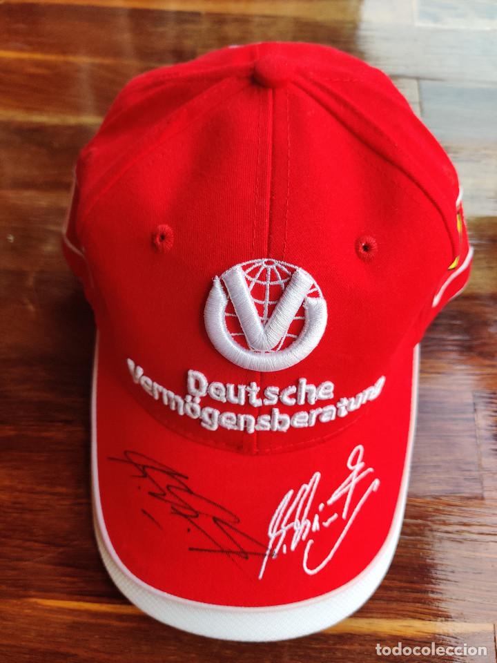 Coleccionismo deportivo: Gorra Michael Schumacher con AUT&Oacute;GRAFO - Formula 1 - Foto 2