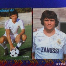 Coleccionismo deportivo: POSTAL 1982 REAL MADRID AUTÓGRAFO ORIGINAL JOSÉ ANTONIO CAMACHO. REGALO FOTO ADIDAS JORGE VALDANO.. Lote 319529813