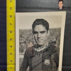 Coleccionismo deportivo: ANTIGUA FOTOGRAFÍA CON AUTÓGRAFO DEL JUGADOR DEL FÚTBOL CLUB BARCELONA MARIANO MARTÍN - AÑO 1944. Lote 327870508