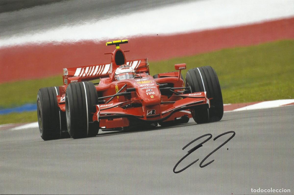 Coleccionismo deportivo: Kimi Raikkonen. Aut&oacute;grafo, firma. Ferrari F&oacute;rmula 1. Automovilismo. Autograph. Fotograf&iacute;a. 19x29 cm.