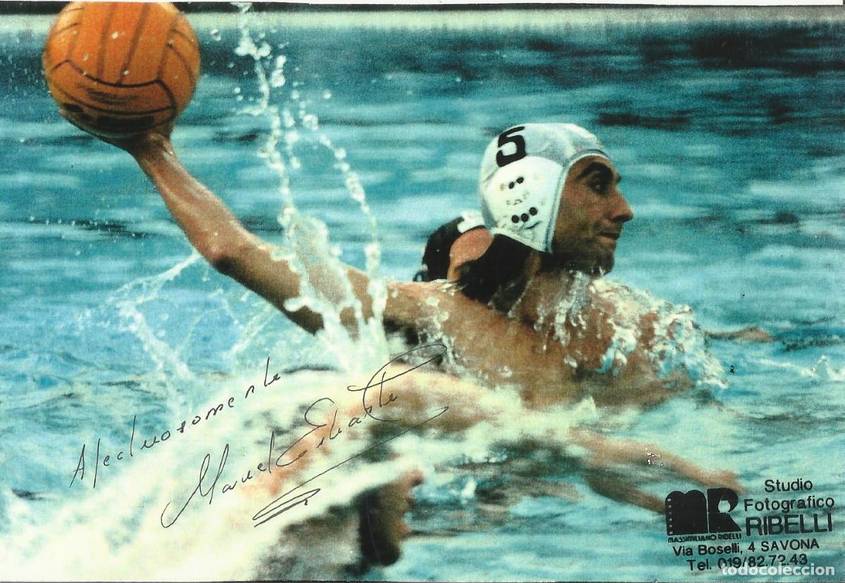Coleccionismo deportivo: Manel Estiarte. Imagen firmada y dedicada. Studio fotografico Ribelli. Savona. 1996. Waterpolo.