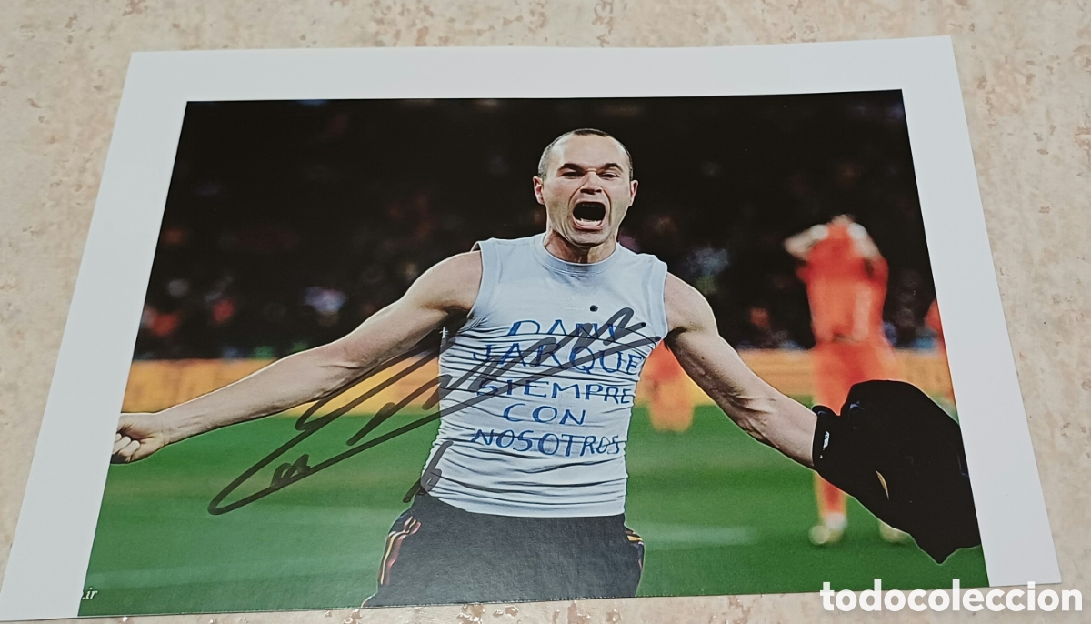 Coleccionismo deportivo: Andr&eacute;s Iniesta aut&oacute;grafo - Foto 3