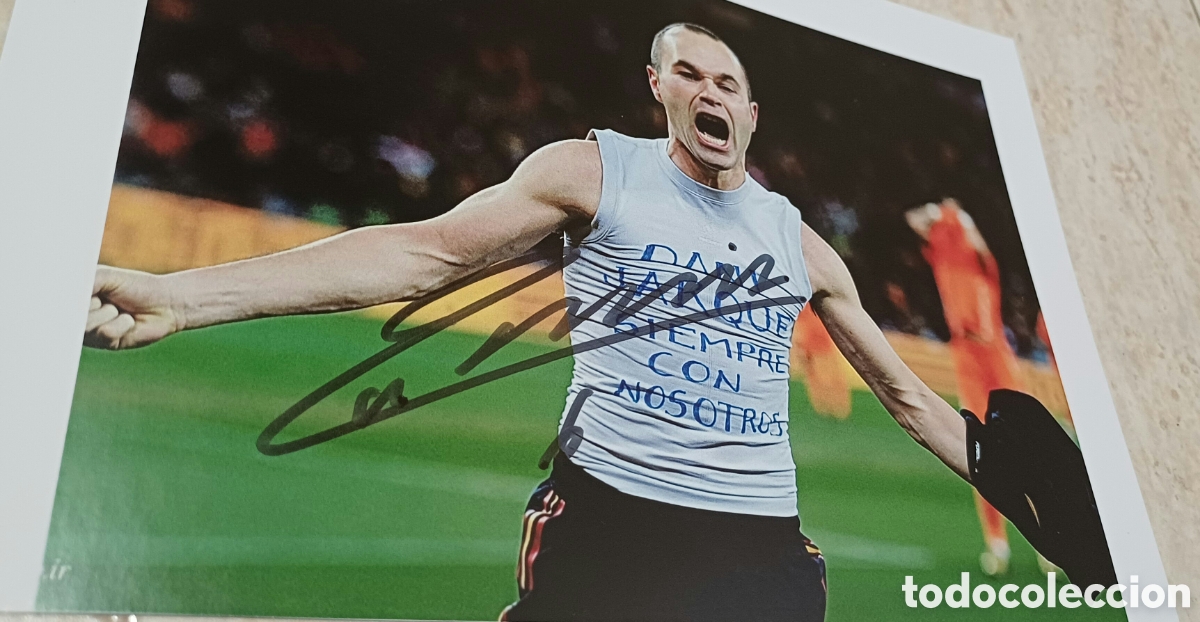 Coleccionismo deportivo: Andr&eacute;s Iniesta aut&oacute;grafo - Foto 1