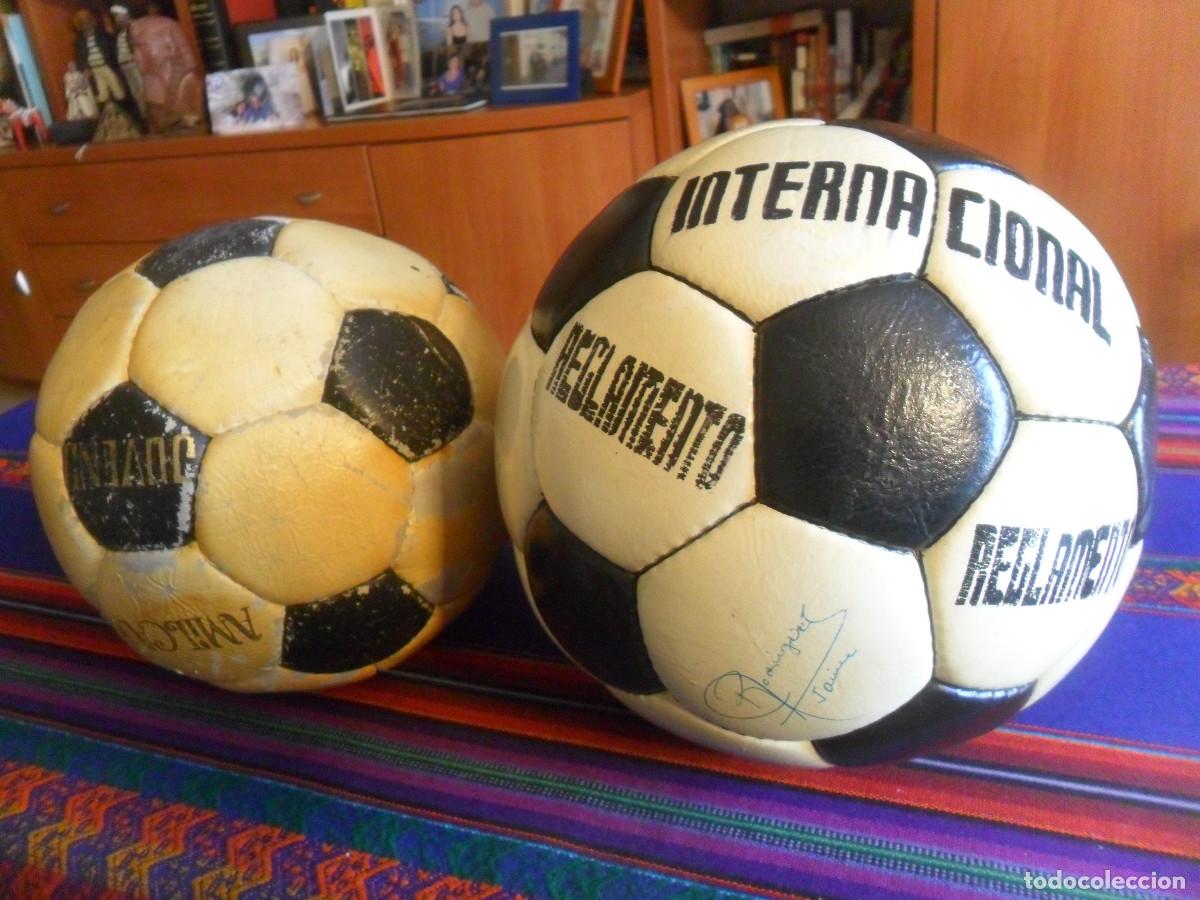 Coleccionismo deportivo: BAL&Oacute;N DE &Eacute;POCA 14 AUT&Oacute;GRAFO SELECCI&Oacute;N F&Uacute;TBOL EL SALVADOR M&Aacute;GICO GONZ&Aacute;LEZ 1982 C&Aacute;DIZ CF. CON REGALO.