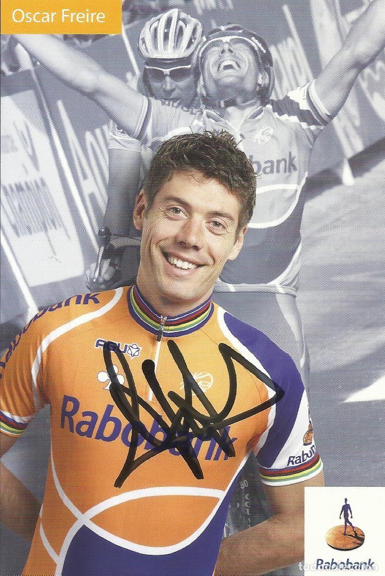 Coleccionismo deportivo: Oscar Freire. Postal promocional firmada. Rabobank. 2007. Ciclismo. Ciclista. 15x10 cm.