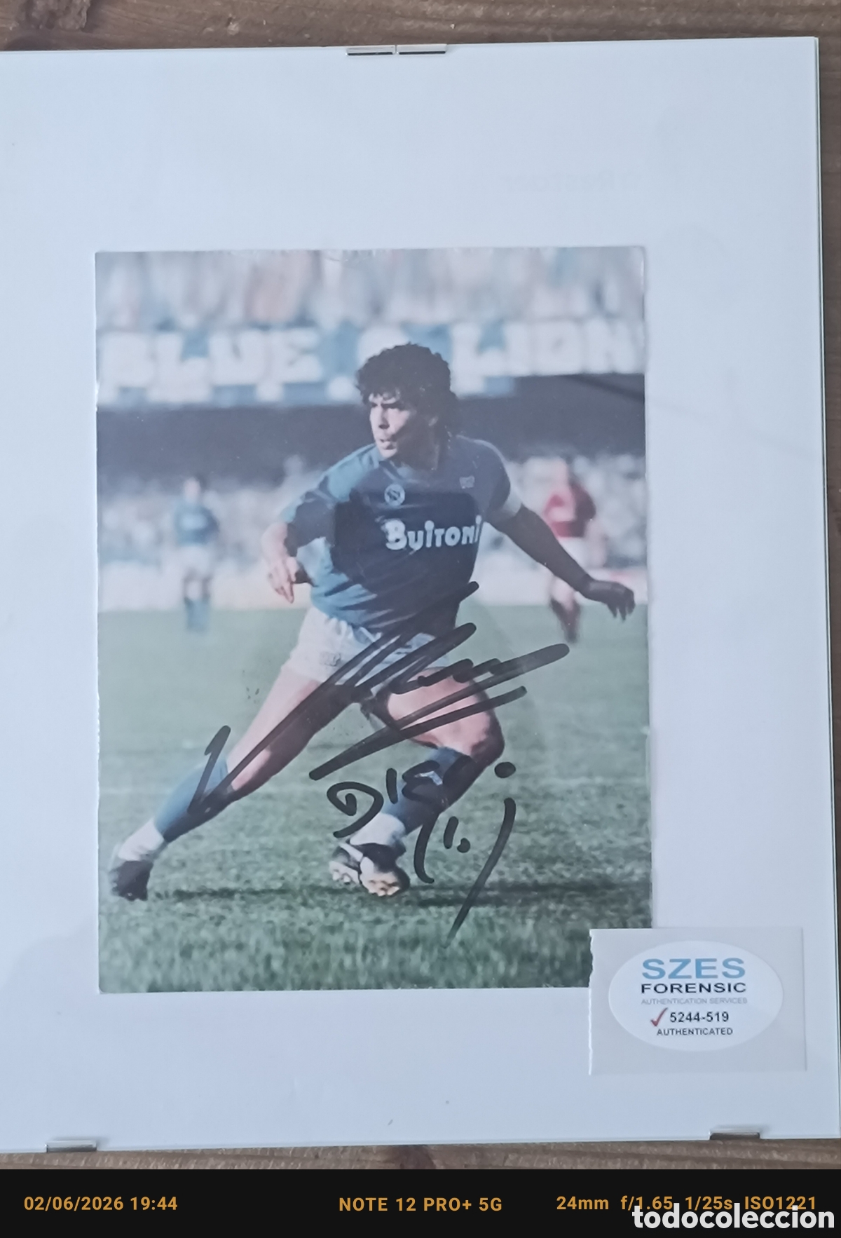 Sammelleidenschaft Sport: Foto firmada y enmarcada de Maradona