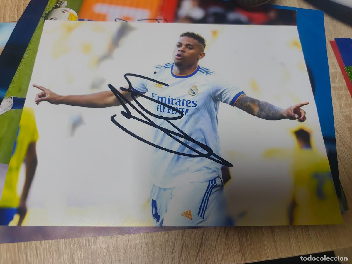 Coleccionismo deportivo: Fotograf&iacute;a firmada a mano Real Madrid Mariano D&iacute;az