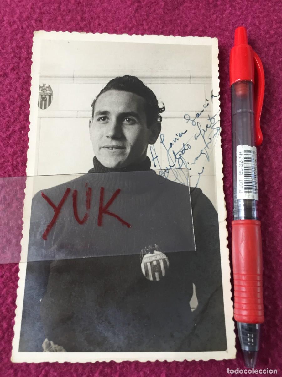 Coleccionismo deportivo: A&Ntilde;OS 40 - VALENCIA CF - JUAN RAMON SANTIAGO - PRECIOSA FOTO CON AUTOGRAFO y DEDICATORIA ORIGINAL