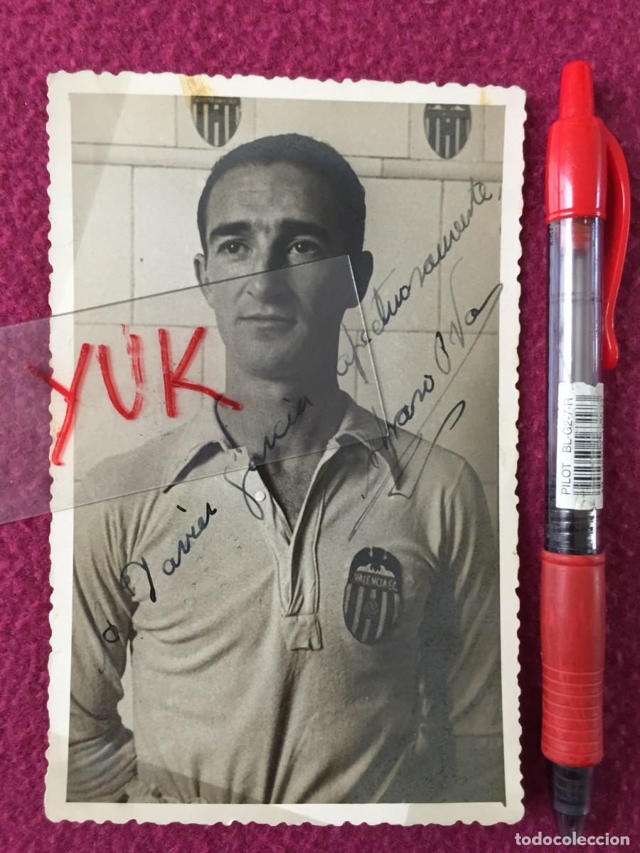 Colecionismo desportivo: A&Ntilde;OS 40 - VALENCIA CF - ALVARO PEREZ VAZQUEZ - PRECIOSA FOTO CON AUTOGRAFO y DEDICATORIA ORIGINAL