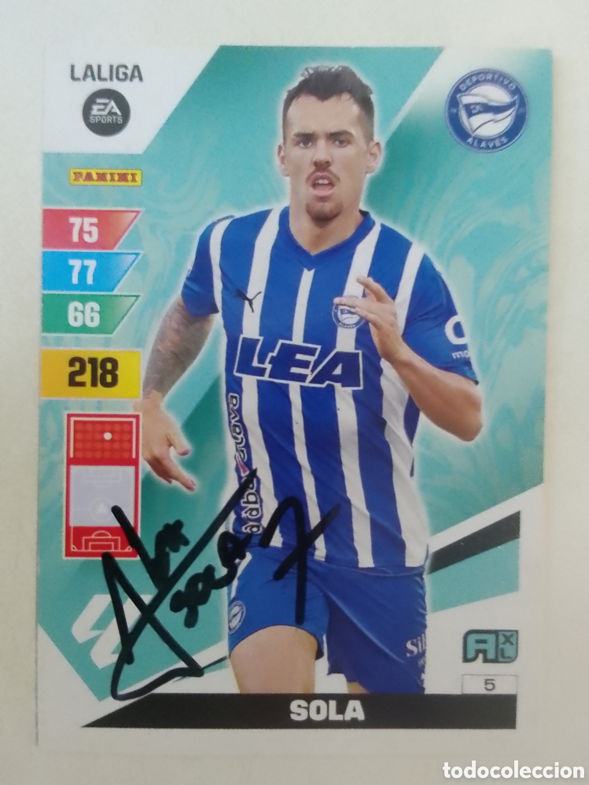 Coleccionismo deportivo: Cromo autografiado Sola &bull; Alav&eacute;s.