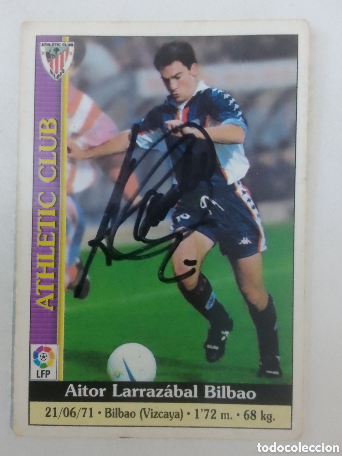 Coleccionismo deportivo: Cromo autografiado Larrazabal &bull; Athletic Club.