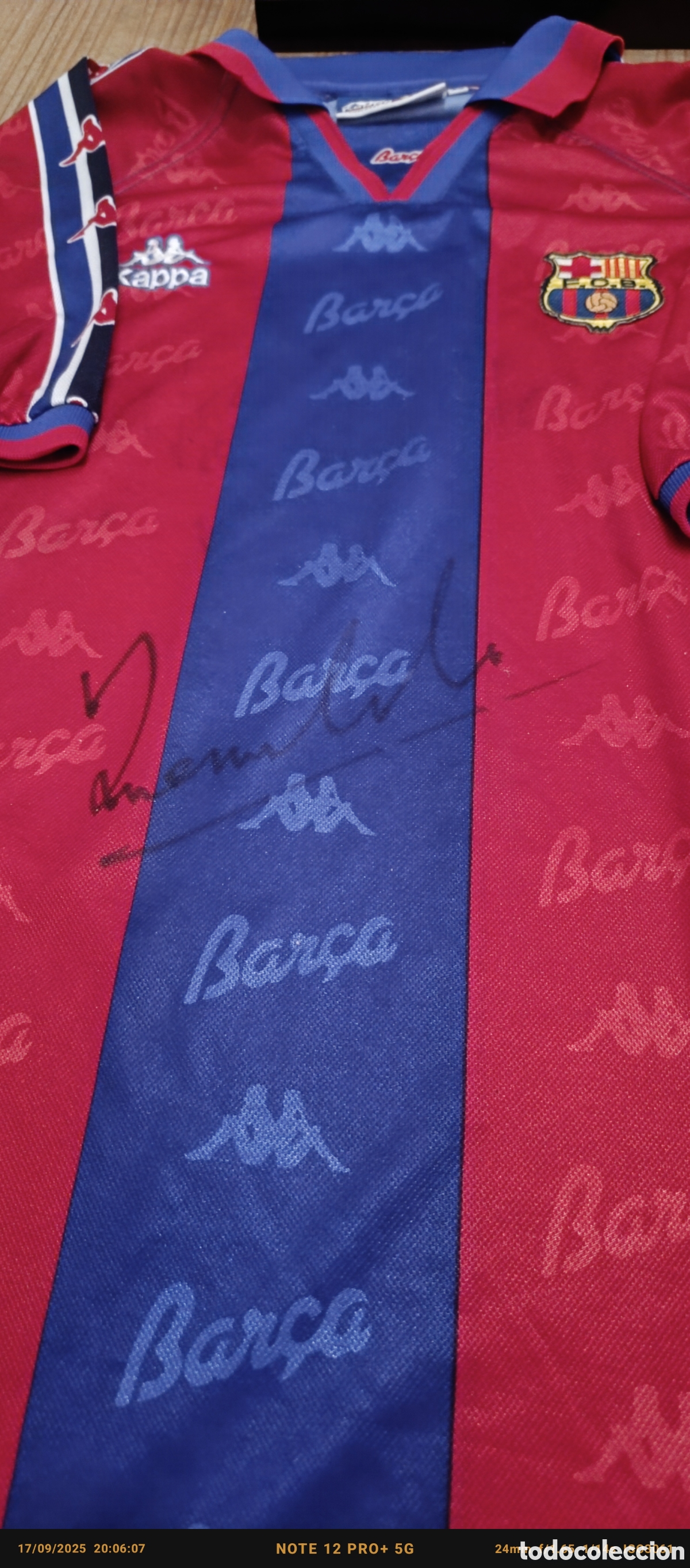 Coleccionismo deportivo: Camiseta firmada Barcelona