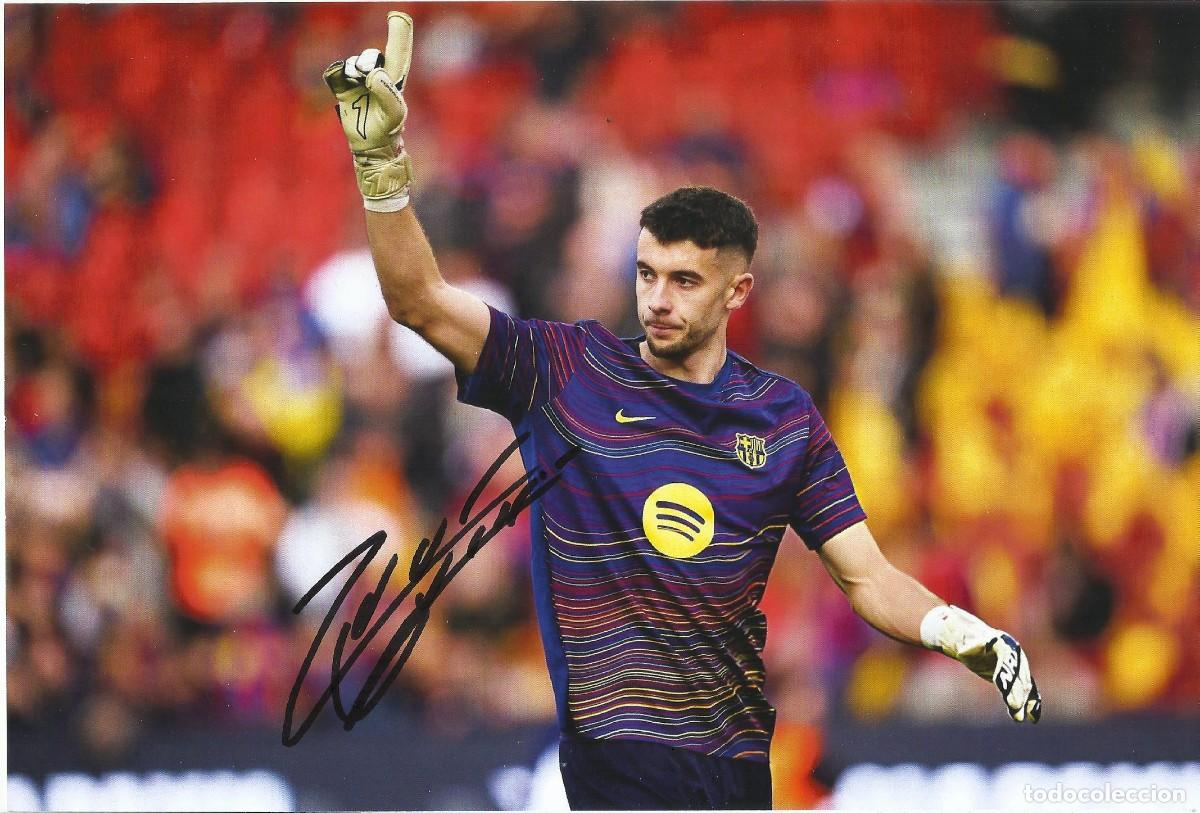 Coleccionismo deportivo: Joan Garc&iacute;a. Aut&oacute;grafo, firma original, autograph. F. C. Barcelona 19x27 cm. F&uacute;tbol Fotograf&iacute;a. COA.