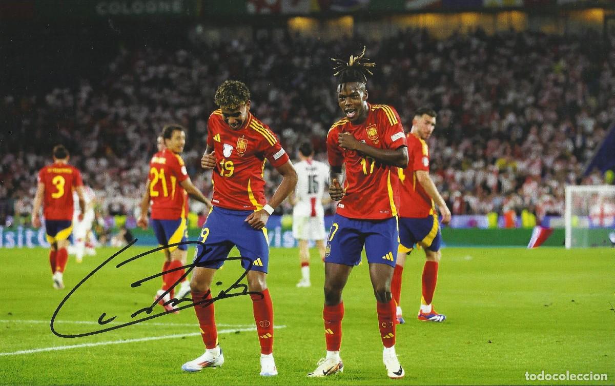 Coleccionismo deportivo: Lamine Yamal. Aut&oacute;grafo, autograph, firma. Espa&ntilde;a. F&uacute;tbol. Fotograf&iacute;a. 18x28 cm. Con COA.