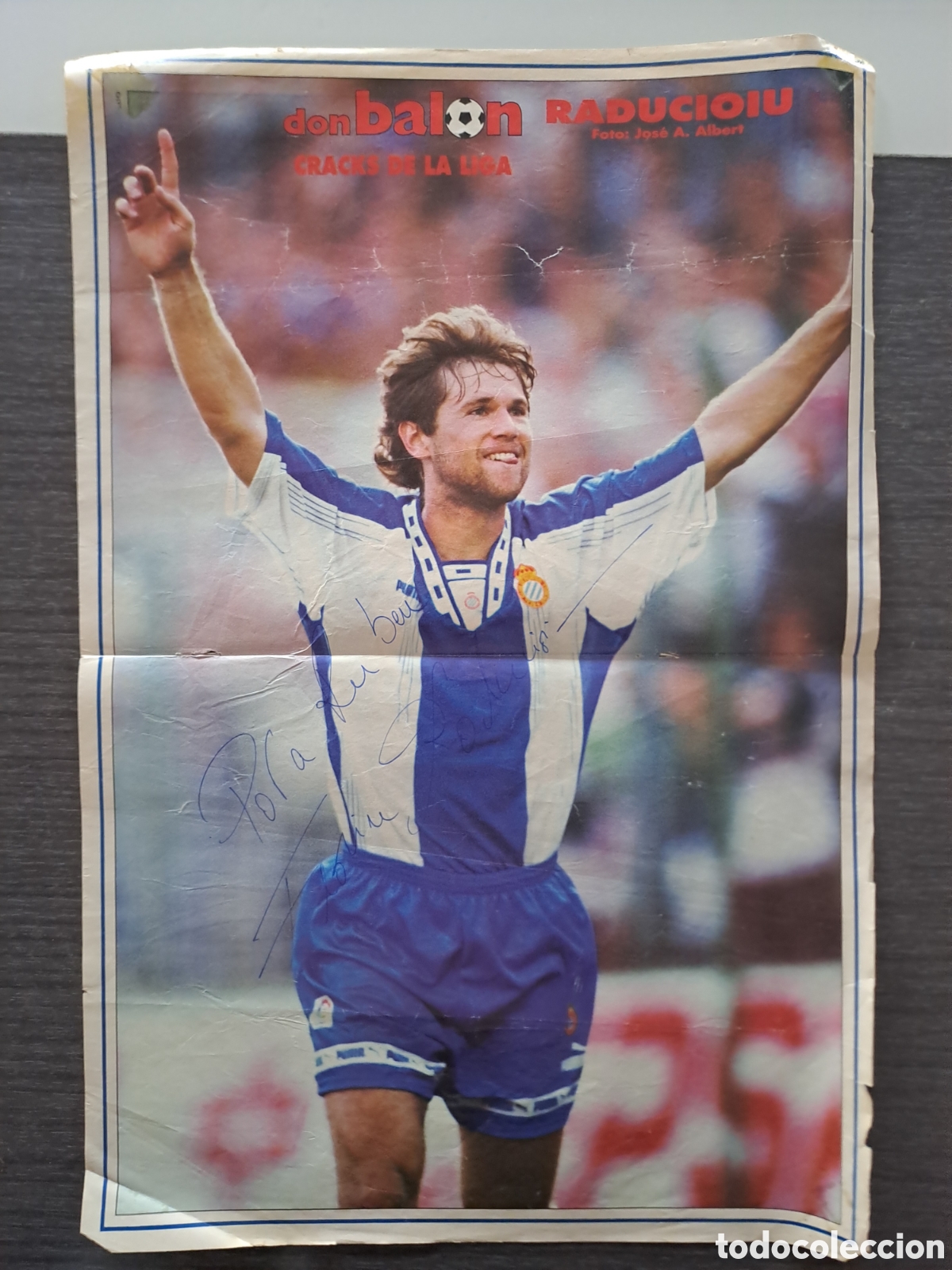 Coleccionismo deportivo: FLORIN RADUCIOIU FIRMADO &mdash; ESPANYOL P&oacute;ster original de la revista Don Bal&oacute;n, colecci&oacute;n Cracks de la