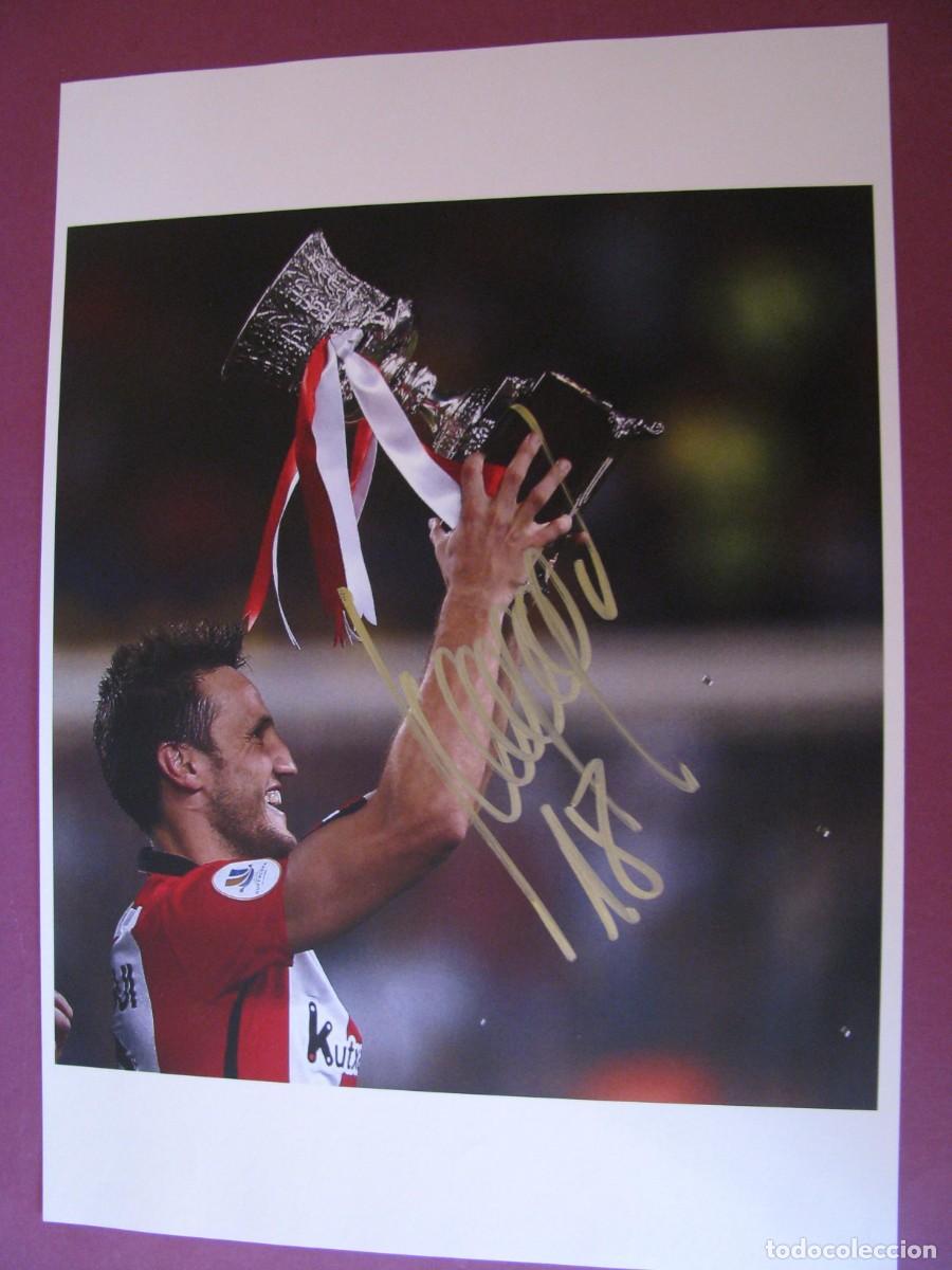 Coleccionismo deportivo: LAMINA CON AUTOGRAFO ORIGINAL A MANO DEL JUGADOR DE FUTBOL CARLOS GURPEGUI. ATHLETIC BILBAO.