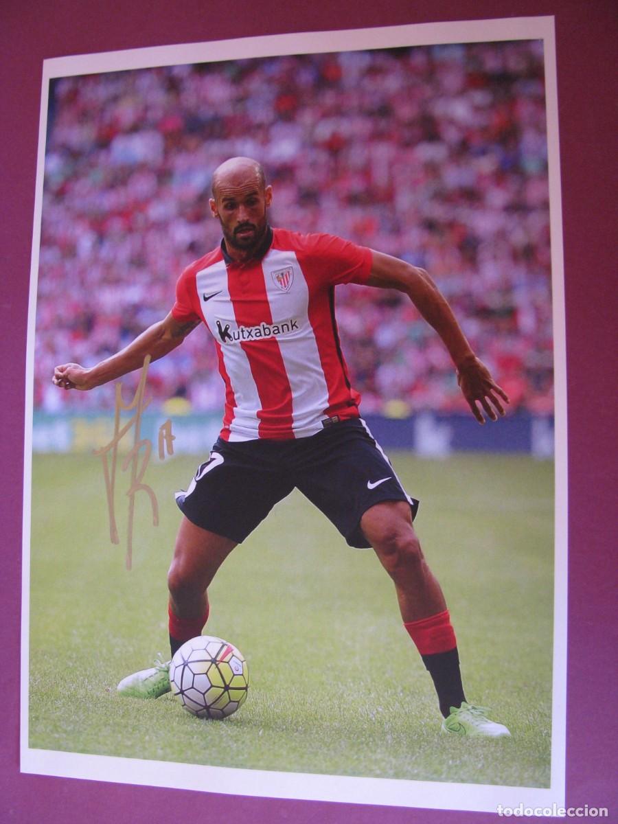 Coleccionismo deportivo: LAMINA CON AUTOGRAFO ORIGINAL A MANO DEL JUGADOR DE FUTBOL MIKEL RICO. ATHLETIC BILBAO.