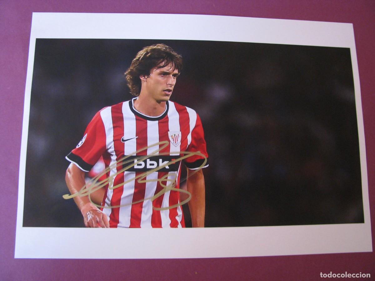 Coleccionismo deportivo: LAMINA CON AUTOGRAFO ORIGINAL A MANO DEL JUGADOR DE FUTBOL ANDER ITURRASPE. ATHLETIC BILBAO.