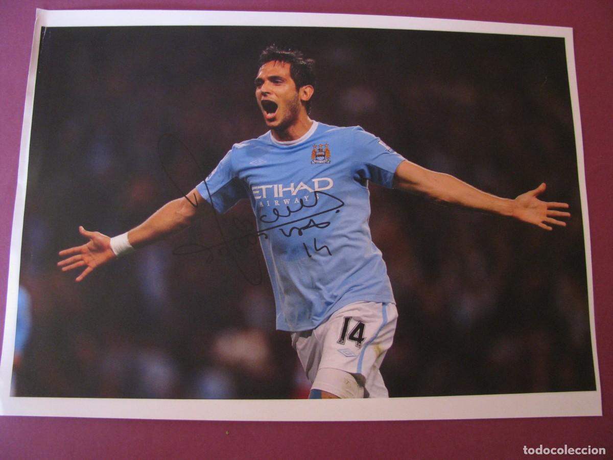 Sports collectibles: LAMINA CON AUTOGRAFO ORIGINAL A MANO DEL JUGADOR DE FUTBOL ROQUE SANTA CRUZ, MANCHESTER CITY