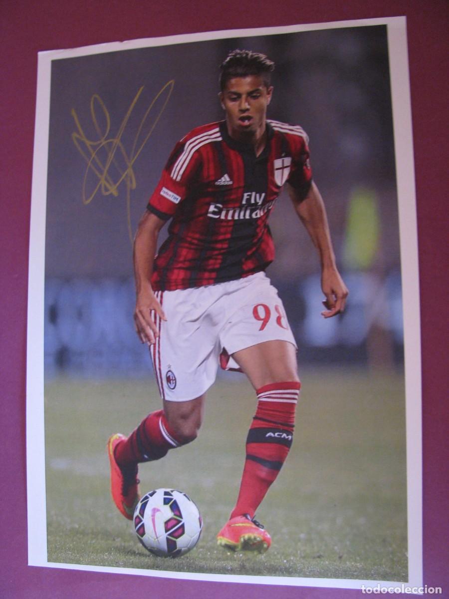 Coleccionismo deportivo: LAMINA CON AUTOGRAFO ORIGINAL A MANO DEL JUGADOR DE FUTBOL HACHIM MASTOUR. AC MILAN