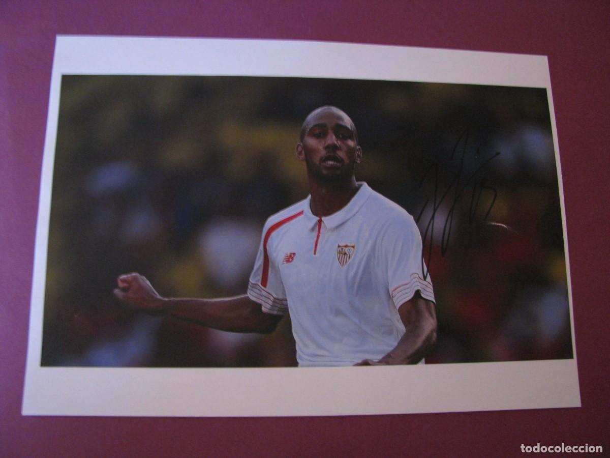Coleccionismo deportivo: LAMINA CON AUTOGRAFO ORIGINAL A MANO DEL JUGADOR DE FUTBOL STEVEN N'ZONZI, SEVILLA F. C.