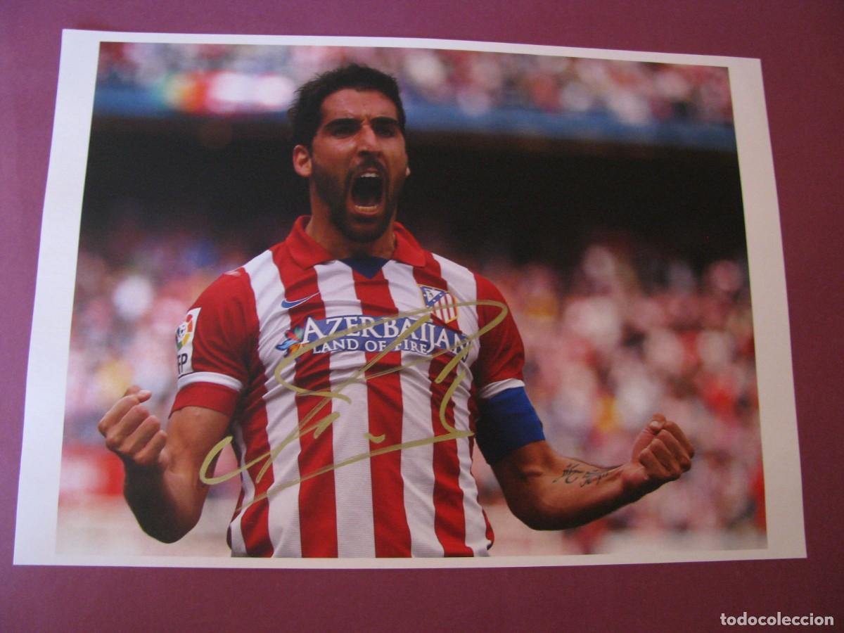Coleccionismo deportivo: LAMINA CON AUTOGRAFO ORIGINAL A MANO DEL JUGADOR DE FUTBOL RAUL GARCIA, ATLETICO MADRID
