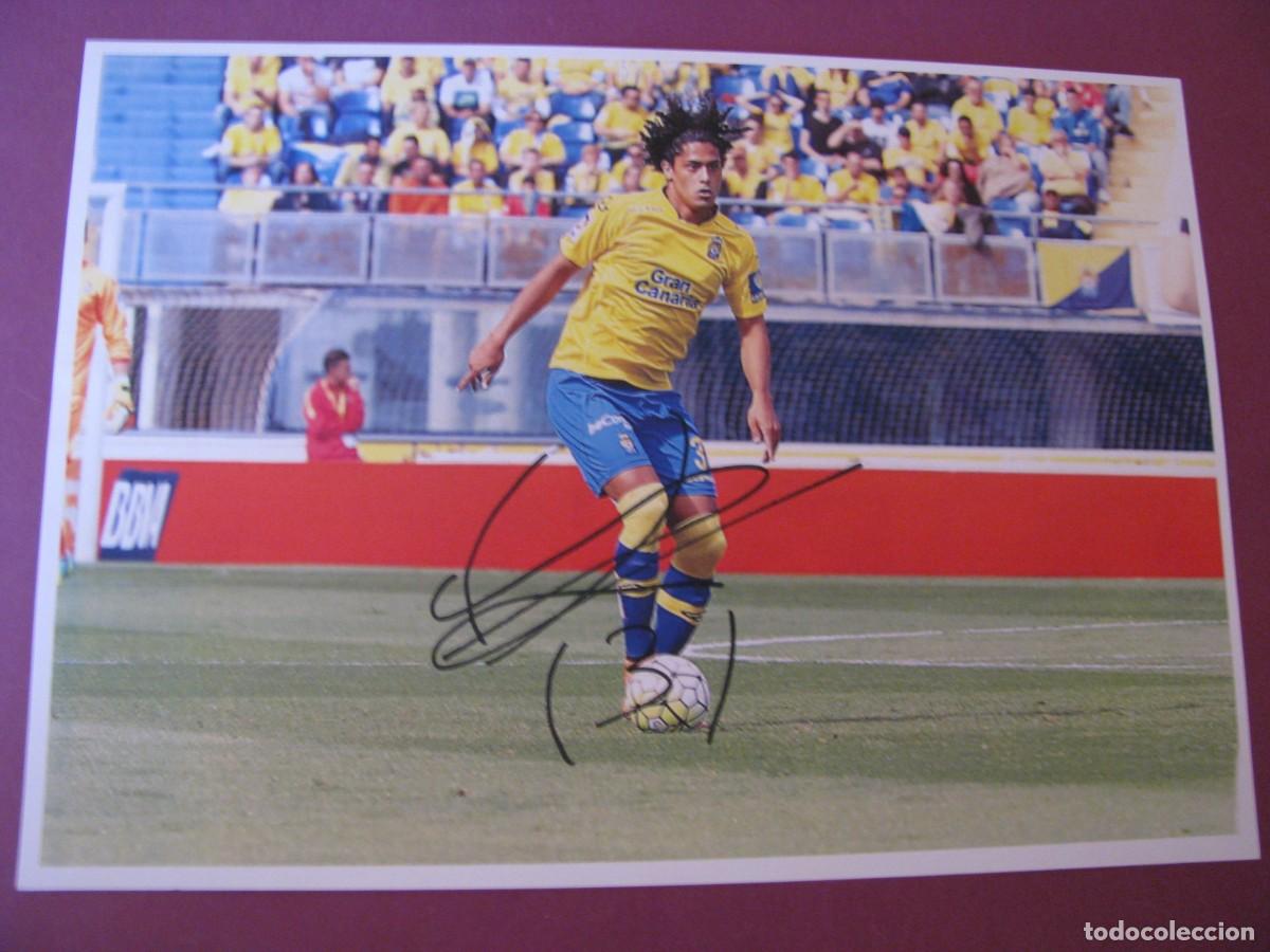 Coleccionismo deportivo: LAMINA CON AUTOGRAFO ORIGINAL A MANO DEL JUGADOR DE FUTBOL MAURICIO LEMOS. U.D. LAS PALMAS