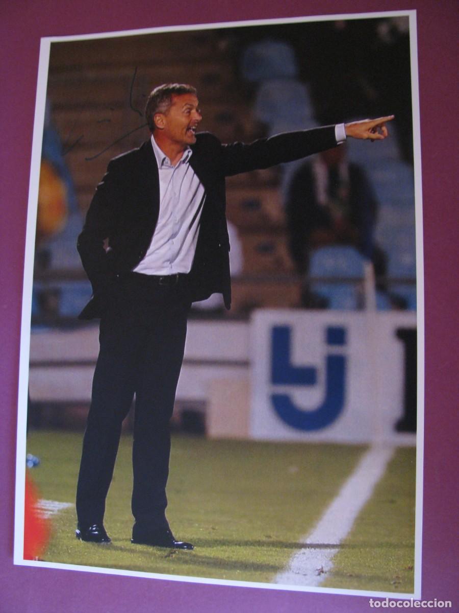 Coleccionismo deportivo: LAMINA CON AUTOGRAFO ORIGINAL A MANO DEL ENTRENADOR DE ELCHE C. F. FRAN ESCRIB&Aacute;