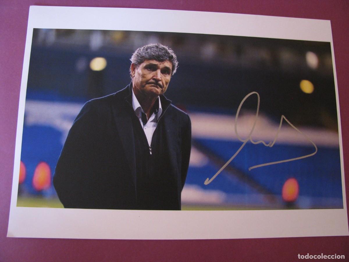 Coleccionismo deportivo: LAMINA CON AUTOGRAFO ORIGINAL A MANO DEL ENTRENADOR DE FUTBOL JUANDE RAMOS