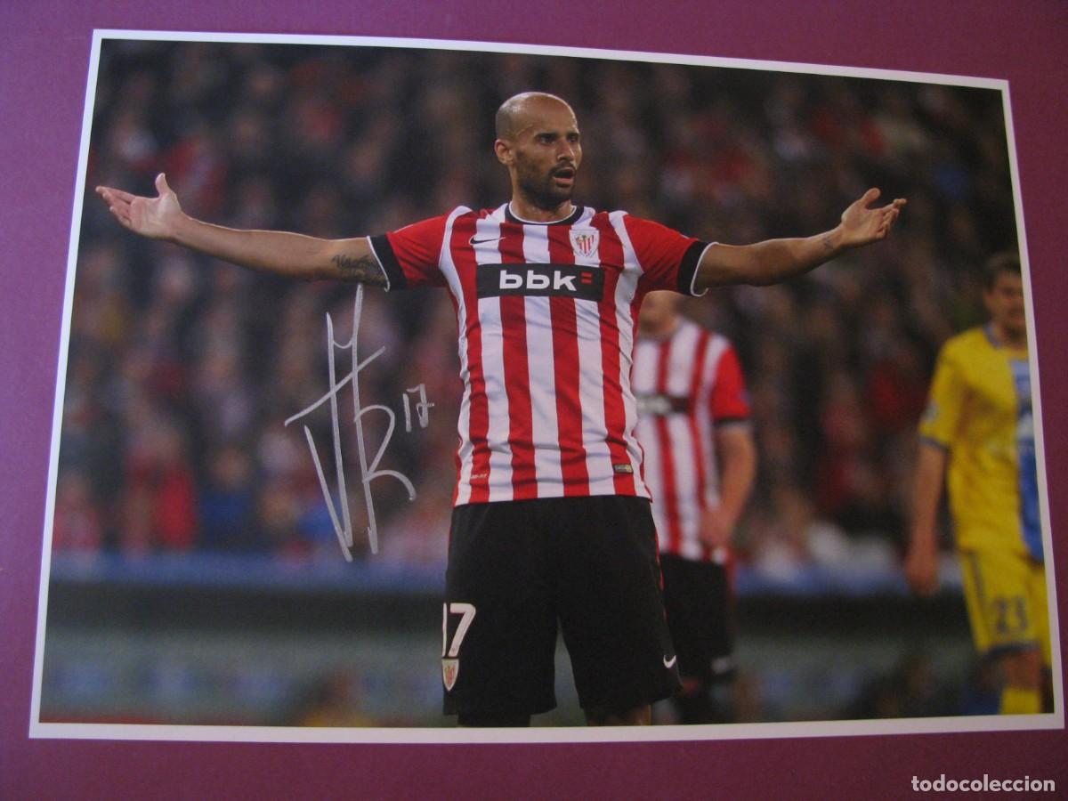 Coleccionismo deportivo: LAMINA CON AUTOGRAFO ORIGINAL A MANO DEL JUGADOR DE FUTBOL MIKEL RICO. ATHLETIC BILBAO.