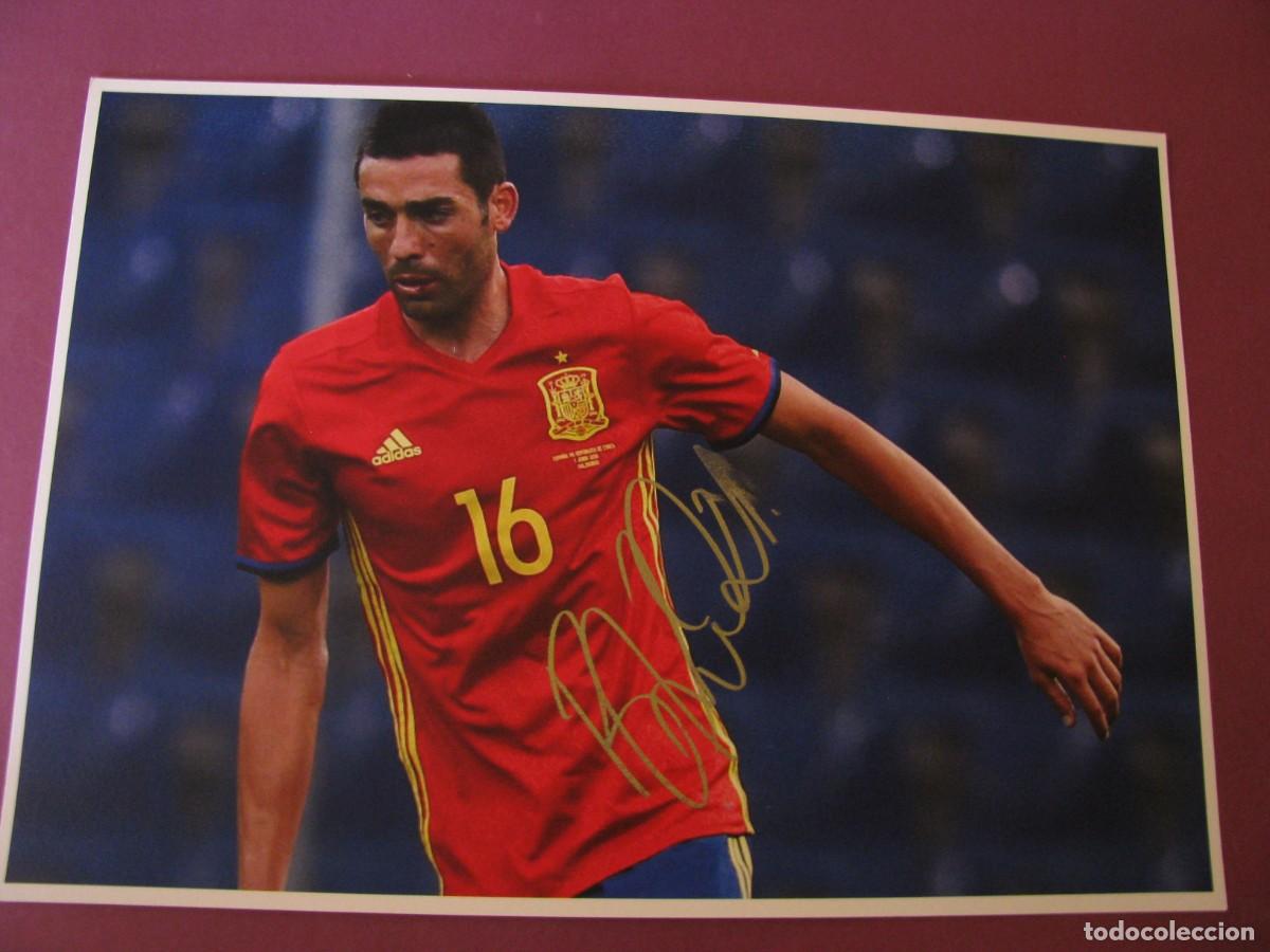 Coleccionismo deportivo: LAMINA CON AUTOGRAFO ORIGINAL A MANO DEL JUGADOR DE FUTBOL BRUNO SORIANO. SELECCION ESPA&Ntilde;A