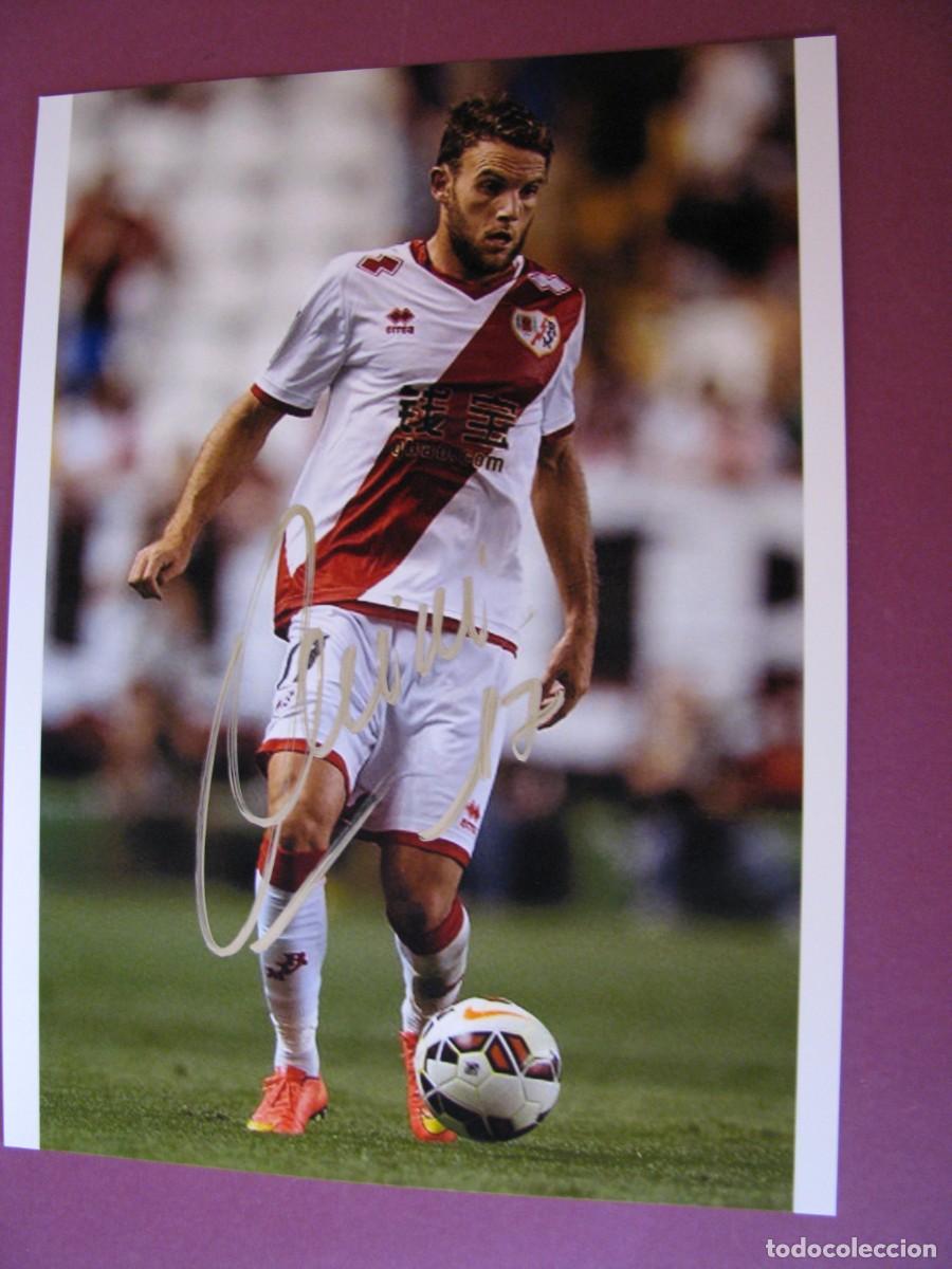 Coleccionismo deportivo: FOTO CON AUTOGRAFO ORIGINAL A MANO DEL JUGADOR DE FUTBOL QUINI, RAYO VALLECANO.
