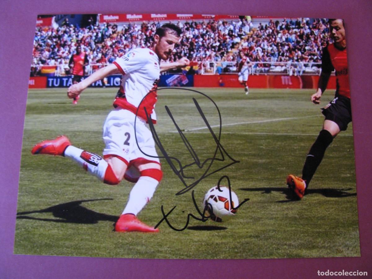 Coleccionismo deportivo: FOTO CON AUTOGRAFO ORIGINAL A MANO DEL JUGADOR DE FUTBOL ROBERTO ROMANO TITO. RAYO VALLECANO