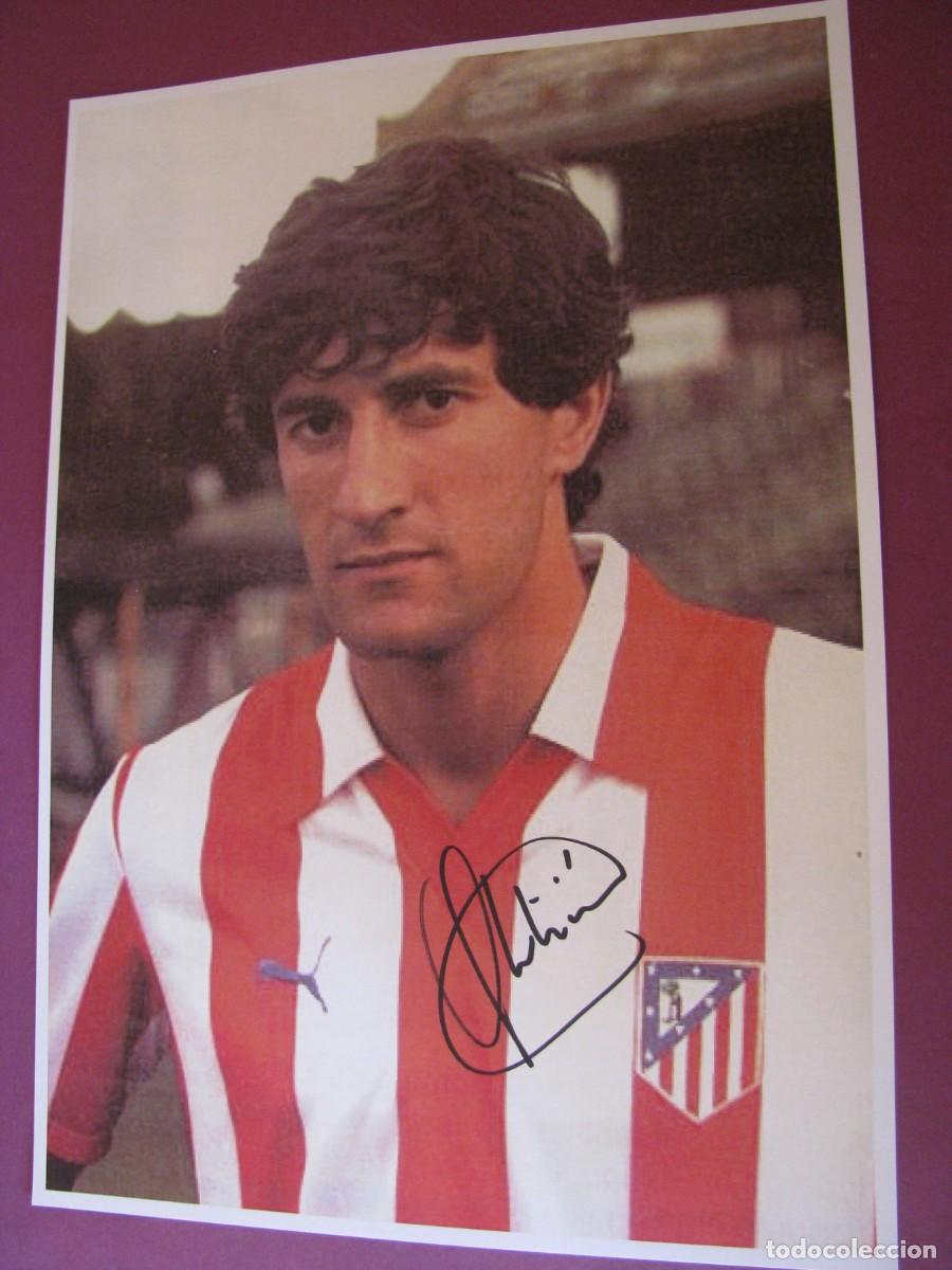 Coleccionismo deportivo: LAMINA CON AUTOGRAFO ORIGINAL A MANO DEL JUGADOR DE FUTBOL QUIQUE SETIEN, ATLETICO MADRID.