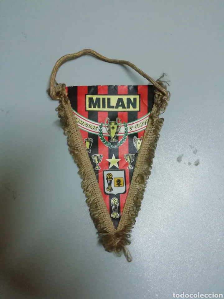 Coleccionismo deportivo: Banderin del Mil&aacute;n - Foto 1