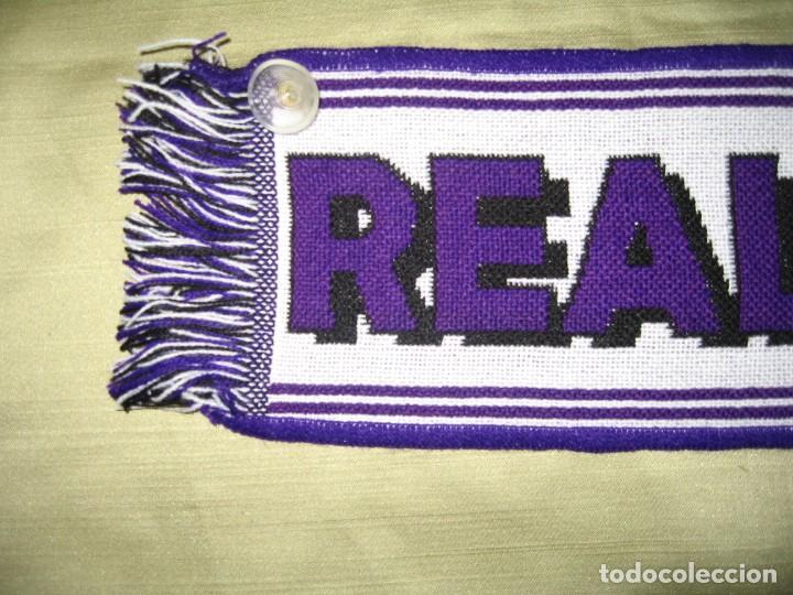 Coleccionismo deportivo: MINI BUFANDA DEL REAL MADRID PARA COCHE - Foto 3