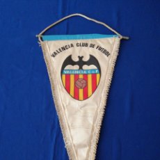 Coleccionismo deportivo: VALENCIA CF BANDERIN FIRMADO AÑO 1989. Lote 338478478