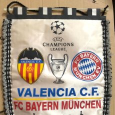 Coleccionismo deportivo: BANDERIN UEFA CHAMPIONS LEAGUE LA FINAL VALENCIA CF - FC BAYERN MÜNCHEN MILANO 2001
