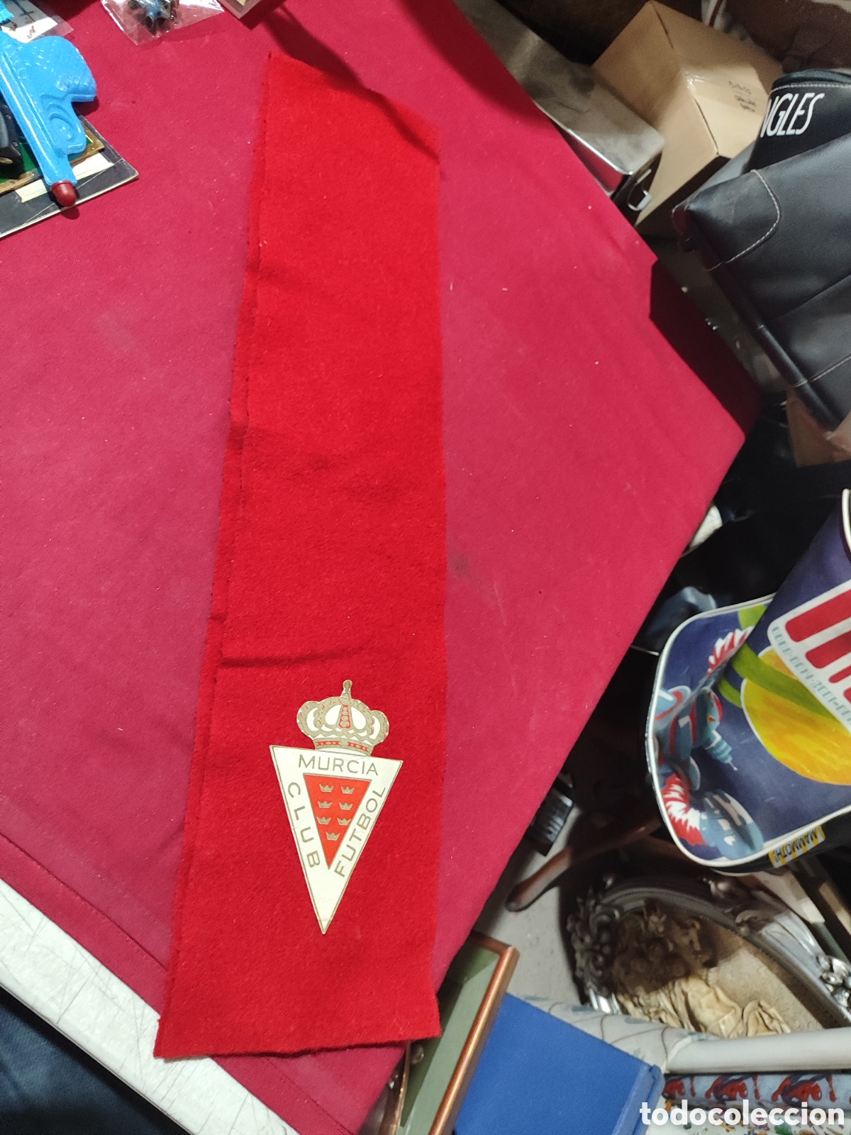 Coleccionismo deportivo: Banda de graduaci&oacute;n o beca con el escudo del Real Murcia