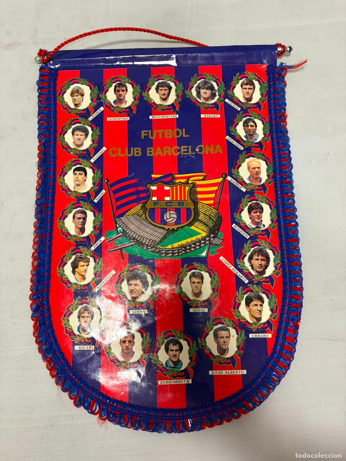 Coleccionismo deportivo: ANTIGUO BANDER&Iacute;N DEL F&Uacute;TBOL CLUB BARCELONA. 40 CM KOEMAN SALINAS
