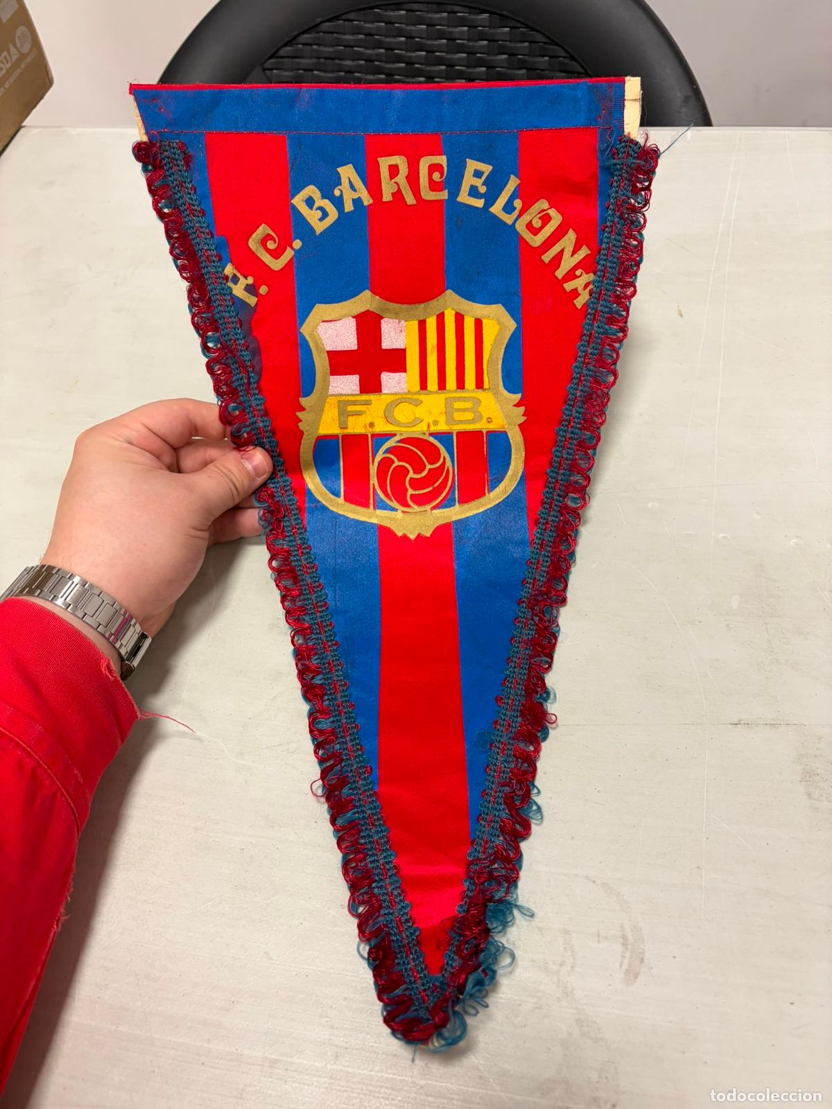 Coleccionismo deportivo: Antiguo banderin FC Barcelona triangular