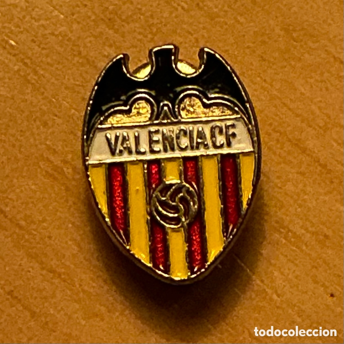 Coleccionismo deportivo: Pin de solapa, ojal, Valencia CF, club de f&uacute;tbol