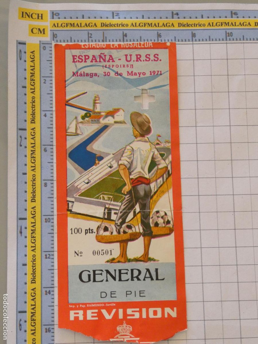 Coleccionismo deportivo: ENTRADA PARTIDO ESTADIO CAMPO F&Uacute;TBOL ROSALEDA M&Aacute;LAGA. A&Ntilde;O 1971. SELECCI&Oacute;N ESPA&Ntilde;A VS URSS RUSIA